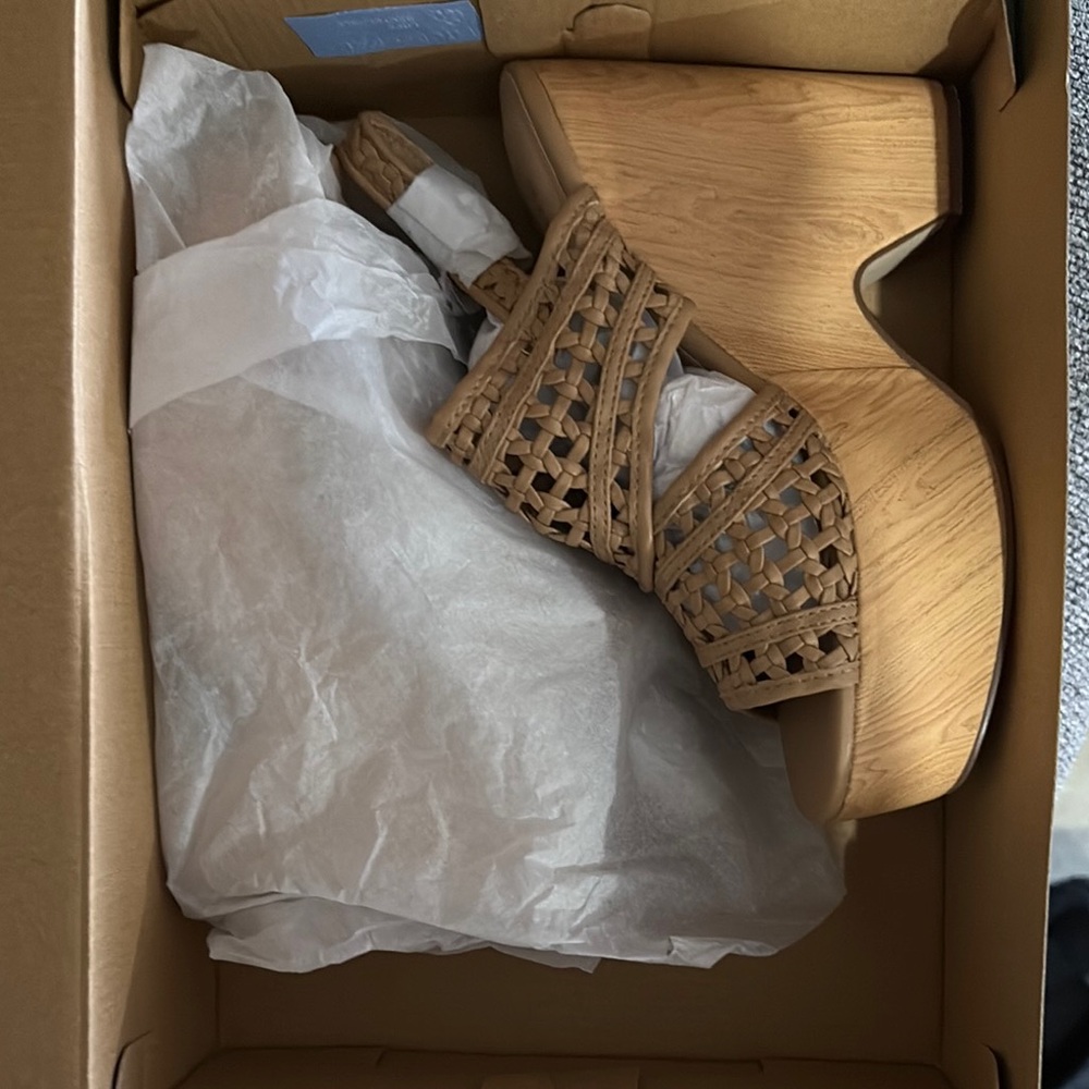 Shoe Dazzle Ruth Tan Wedge - Woven Platform Sandals